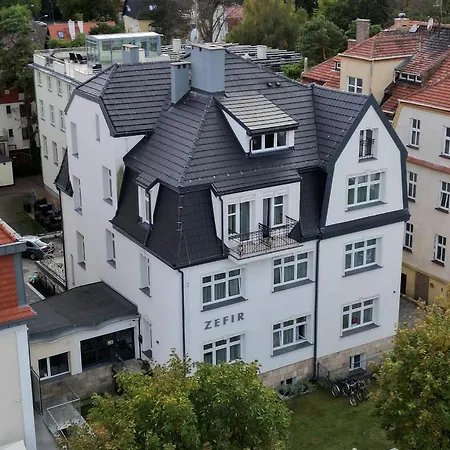 Zefir 3*
