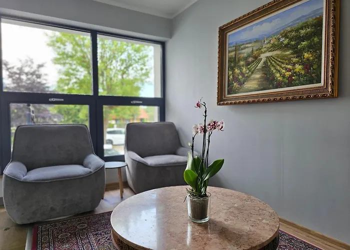 Alojamento de Acomodação e Pequeno-almoço Zefir 3*